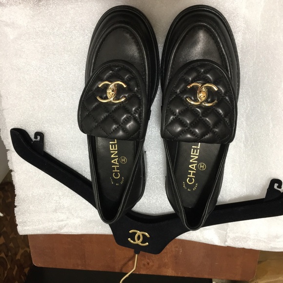 Chanel Quilted Flap TurnLock CC Gold Logo Loafer. Size 37C . Serial No DG36646 - Picture 9 of 16